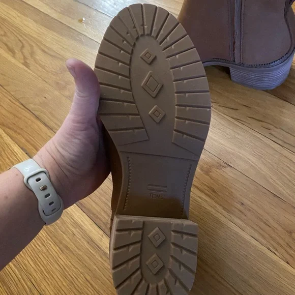 Toms Classic Tan Ankle Booties - Picture 5 of 11